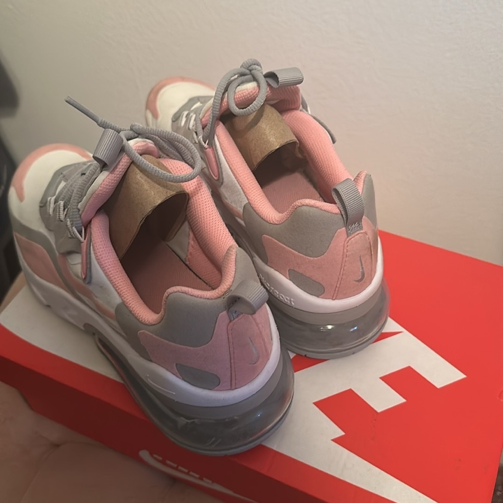 White/pink n grey Nike air max 270 react - Picture 2 of 6